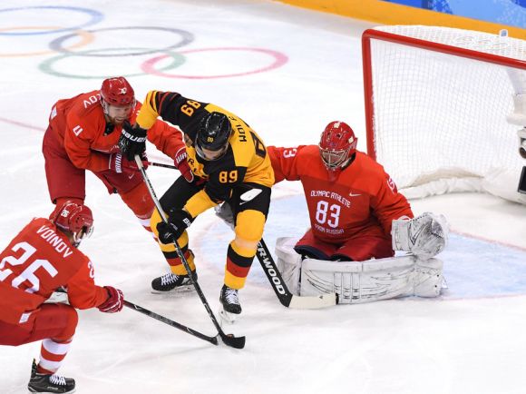 Last-Second Comeback Shifts Hockey Gold to the Kinda Russia Team