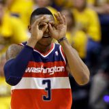 Bradley Beal Pitches a Fit after Fouling Out