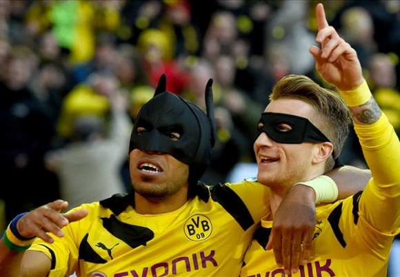 Dortmund Dodges Bombs, Dials Up Superheroes to Claim Rivierderby