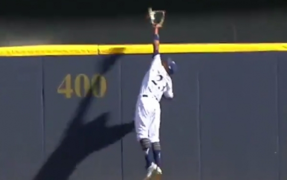Brewers CF Makes Absurd Catch to Save Game