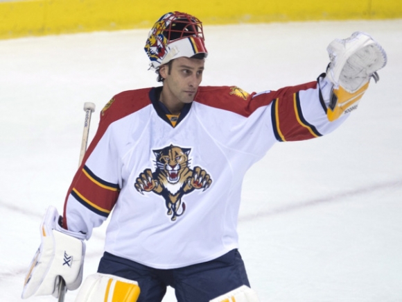Luongo Returns to Vancouver in Triumph, and Then Triumphs