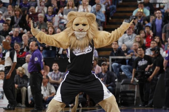 Maloof Spoof: Sacramento Kings' Fans Answer Full Page of Fawning