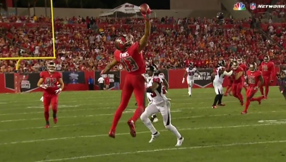 Mike Evans Makes Silly One-Handed Grab