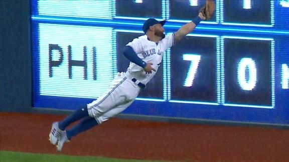 Blue Jays' Pillar Is a One-Man Outfield