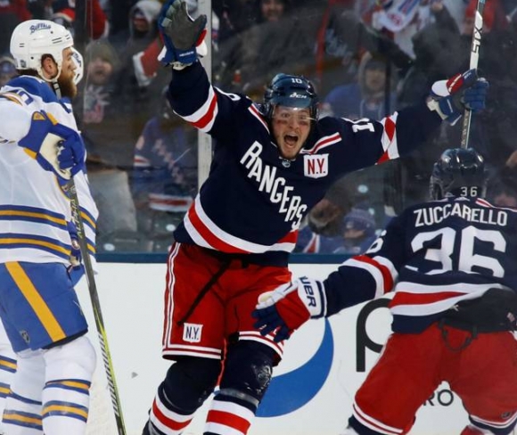 Rangers Nip Sabres in a Windy Winter Classic
