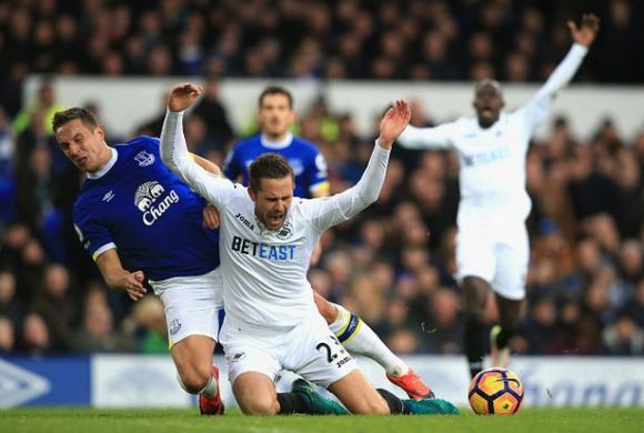 Relegation-Threatened Swans Earn Precious Point against Everton