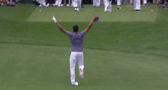 Tony Finau Finishes Masters in Top Ten Despite Gory Ankle Injury