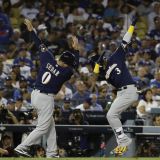 Brewers' Team Cycle Helps to Stop Dodgers