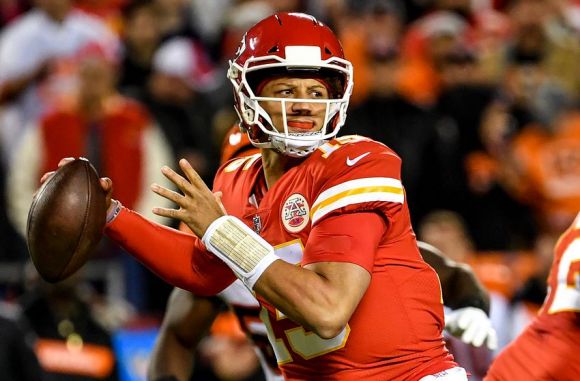 Mahomes Owns the NFL's First-Three-Weeks' TD-Tossing Record