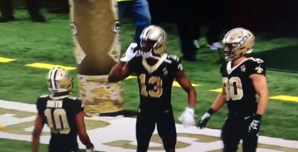Michael Thomas Performs a Touching Homage to Joe Horn