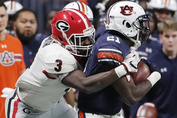 Auburn's Ready for a Dogfight between the Hedges