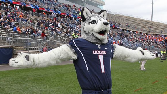 UConn Really Doesn't Play Football Very Well