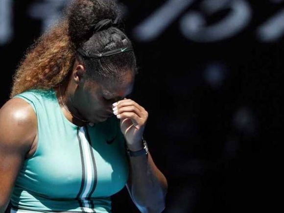 Serena Rolls Ankle, Then Tumbles outta Aussie Open