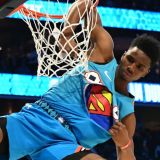 NBA All-Stars Go Globetrotter Once Again in Dunkfest