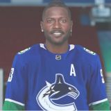 Antonio Brown Quits Raiders, Spurns Canucks, Signs with Patriots