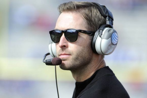 The Vigorous Kliff Kingsbury Is Coaching Like an Old Fart