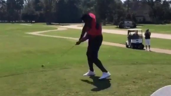 Zion Williamson Just Snapped the Head Right Off His Golf Club