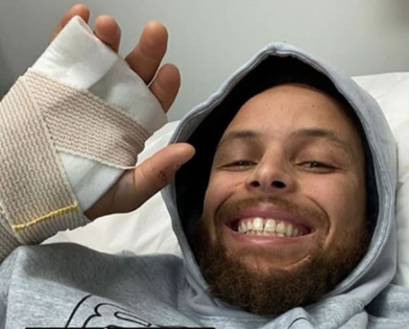 Steph Curry Gets a Hand Job ... and 3 Months to Recover