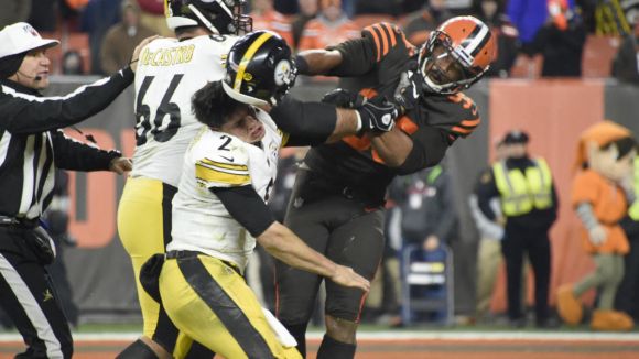 Helmet-Swinging Brawl Caps Browns-Steelers Clash
