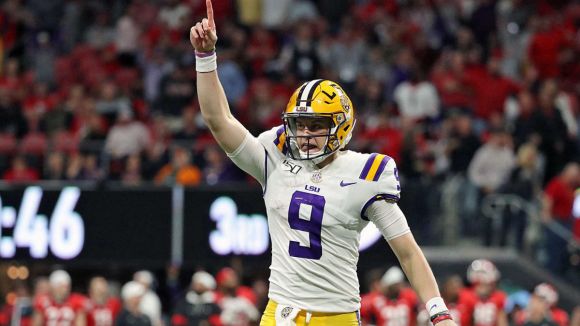 We Now Present the Exact Moment Joe Burrow Wrapped Up the Heisman