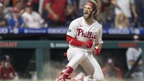 Harper's Looking Sharper as Phils Find Cruise Control