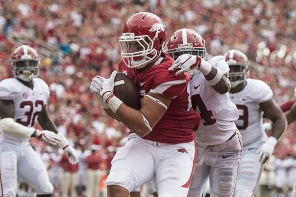 An Arkansas TE Plows through a Passive Scrum for a TD