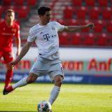 Lewandowski Nets His 40th as FC Bayern Does the Necessary