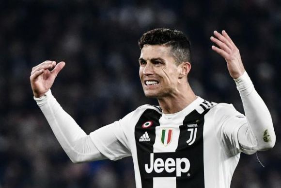SuperRonaldo's Hatter Sends Juventus into the Champions League Quarters