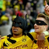 Dortmund Dodges Bombs, Dials Up Superheroes to Claim Rivierderby