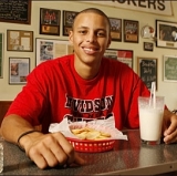 Games of horse in the Curry family must be incredibly competitive