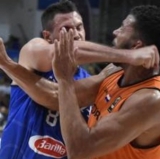 Danilo Gallinari Injures Hand in Fight During Exhibition Game