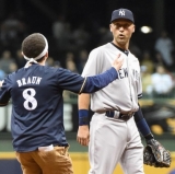 Overzealous Brewers Fan Says Hello To Derek Jeter