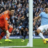 Sergio Agüero Puts a Four- Spot Past Spurs