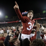Stanford Kicker Somehow Hits Top of Upright
