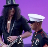 Slash Channels Hendrix for Kings' Holiday Chops