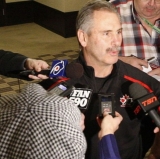 Coaching Lifer Desjardins Spurns Pens, Picks Nux
