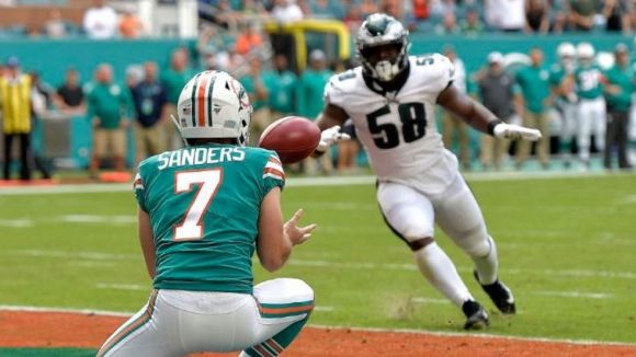 Dolphins Deke Eagles on the Way to Another Win